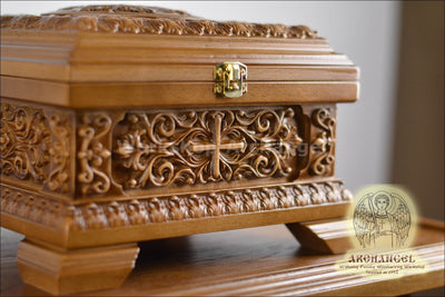 CARVED WOODEN RELIQUARY BOX